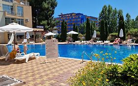 Kamelia Suites